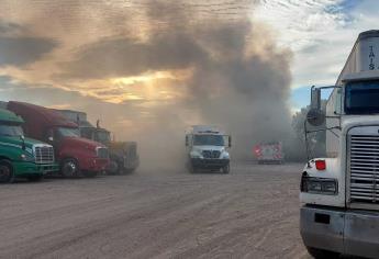 Incendio en bodega recicladora moviliza a bomberos en Culiacán