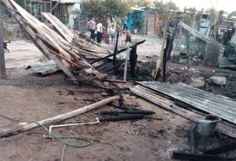 Es mamá soltera y perdió todo en un incendio; pide apoyo para reconstruir su casa