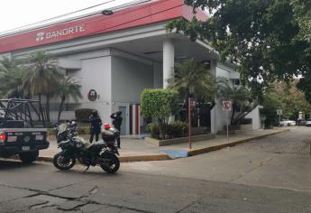 Hombre armado despoja de 100 mil pesos a un adulto al salir del banco en Culiacán