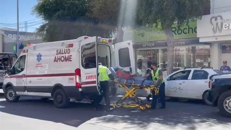 Hombre se convulsiona en el centro de Los Mochis