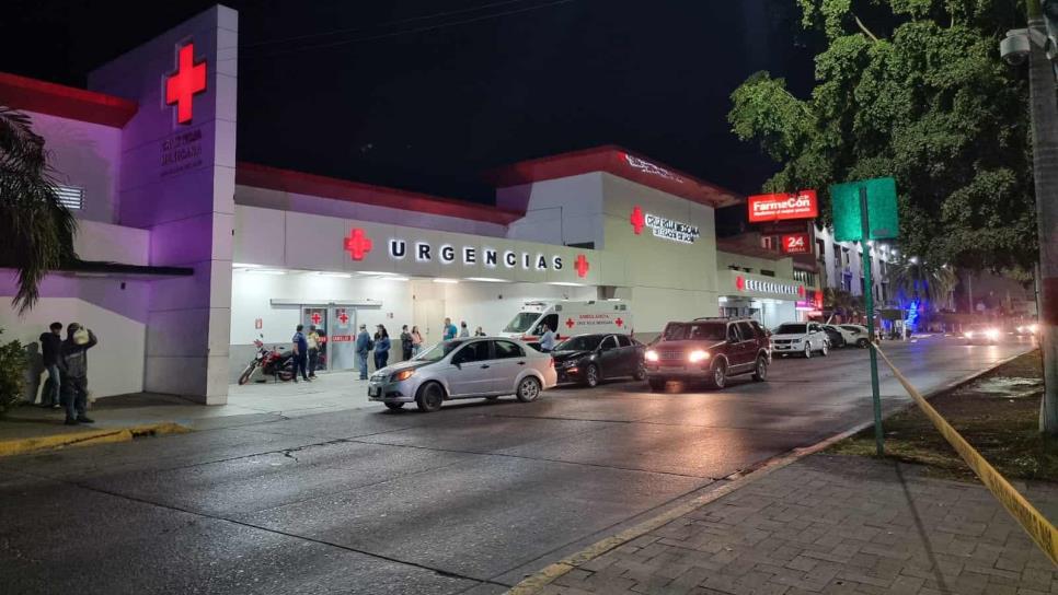 Hombre baleado llega a Urgencias de Cruz Roja Culiacán