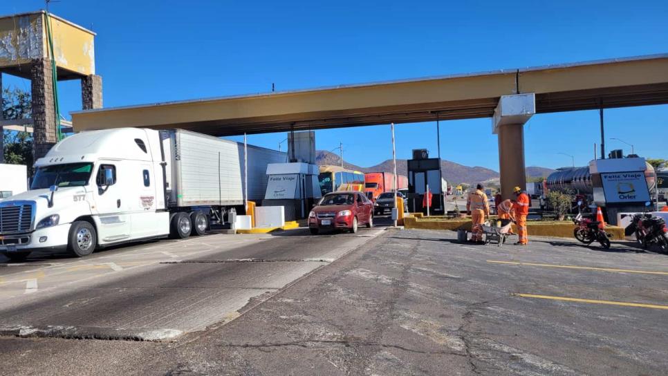 Usuarios denuncian malas condiciones de carreteras de Sinaloa ante aumento en peaje