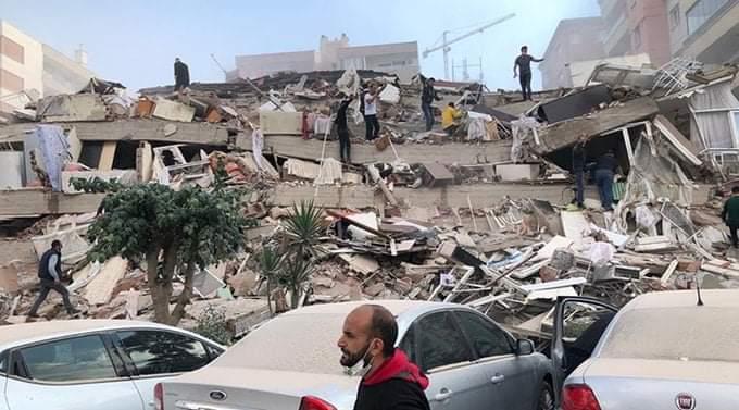 Sube a 11 mil los muertos por terremoto en Turquía