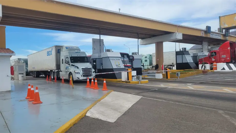 Aumenta peaje en la caseta de San Miguel; usuarios, inconformes
