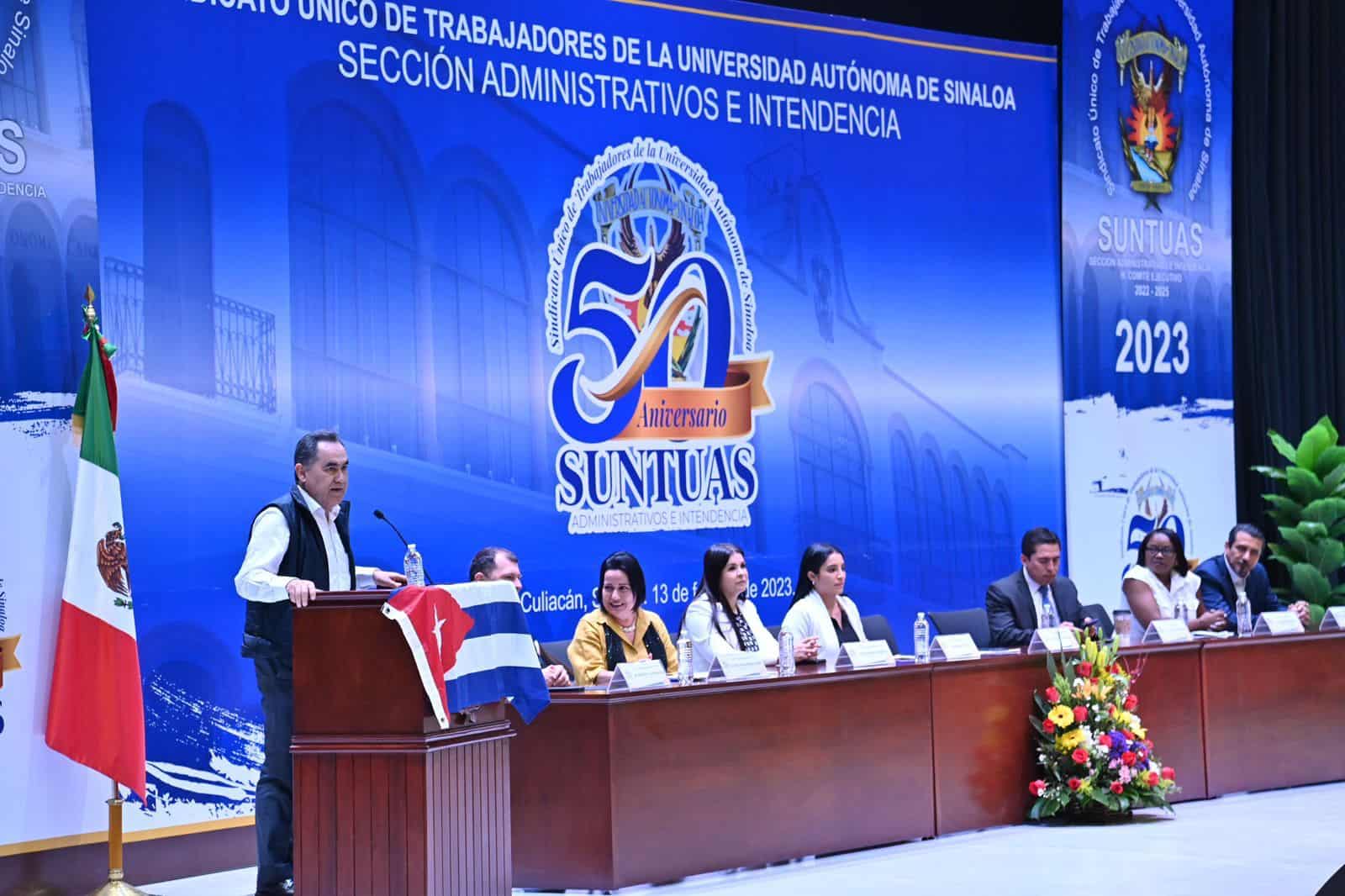 Suntuas celebra sus 50 años