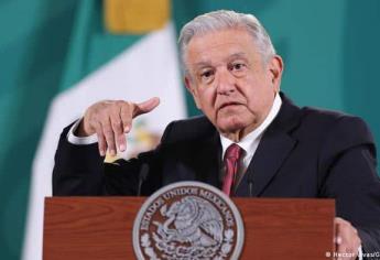 Desmienten supuesta foto de AMLO con el abogado de «El Chapo» Guzmán