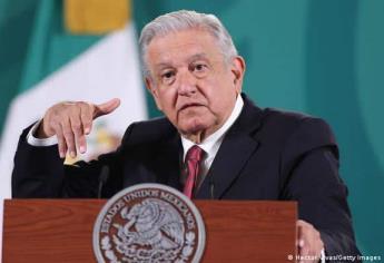 AMLO analiza demandar al abogado de García Luna por daño moral