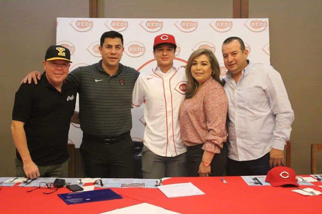 Reds de Cincinnati firma a sinaloense de 18 años
