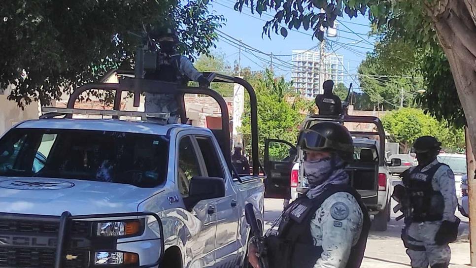 Elementos de la Guardia Nacional «revientan» inmueble en Los Mochis y aseguran camioneta