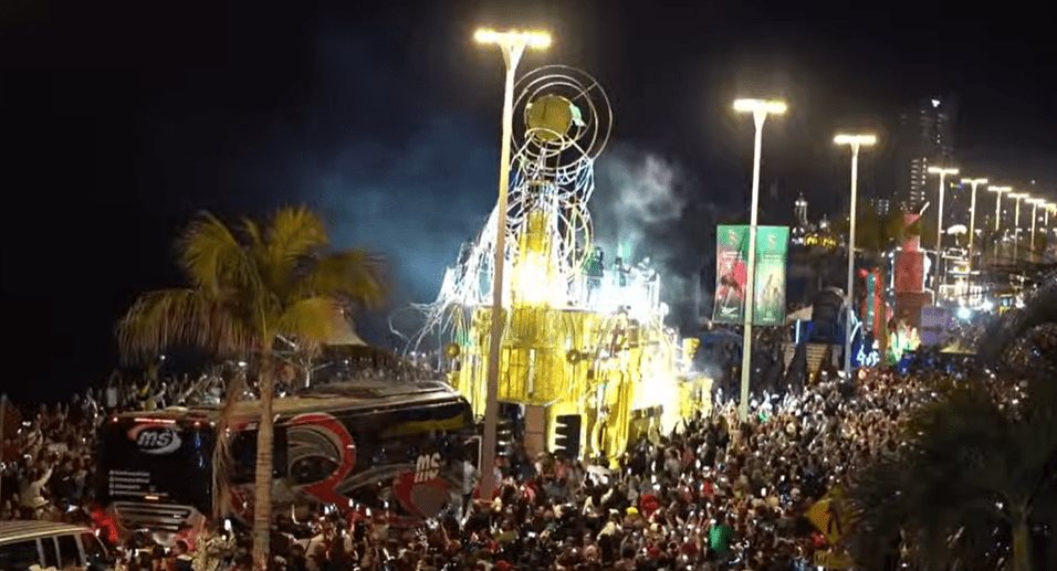 Carros alegóricos causan sensación en desfile del Carnaval de Mazatlán 2023