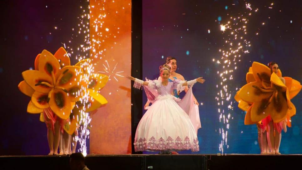 Coronan a Melanie l, Reina Infantil del Carnaval Mazatlán 2023