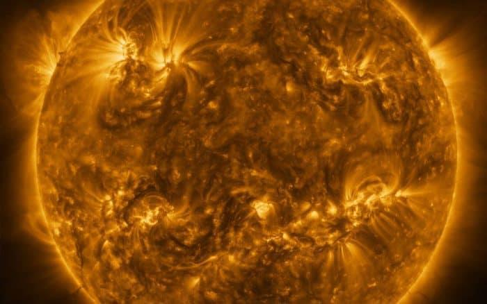 Descubren latidos de corazón en ráfagas solares