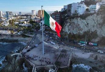 Conmemoran en Mazatlán el Día de la Bandera Nacional