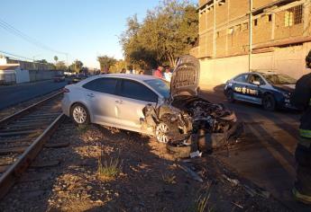 Por conducir en estado de ebriedad, deja a tres heridos en choque y volcadura en Culiacán