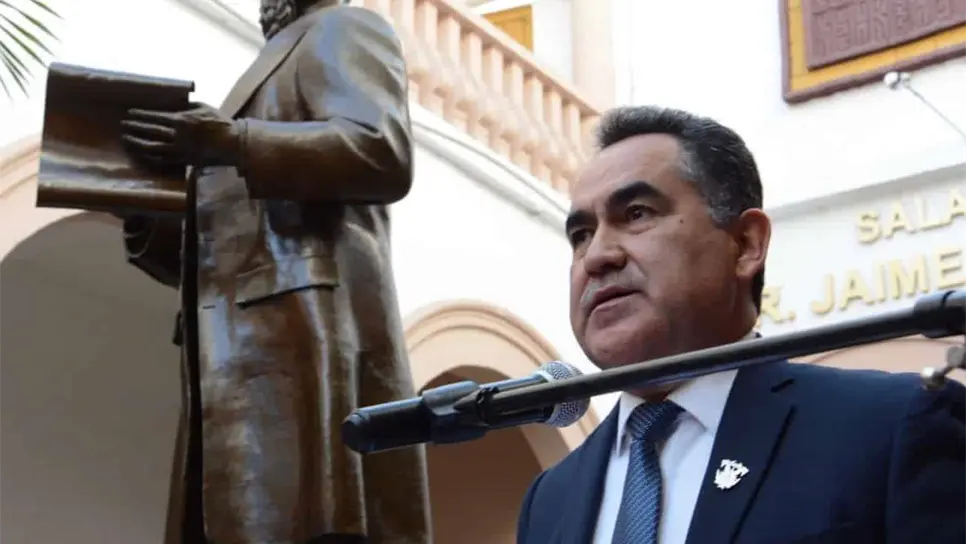 Rector Jesús Madueña Molina.