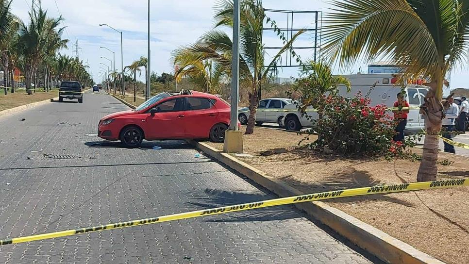 Muere mujer en aparatoso choque al norte de Mazatlán