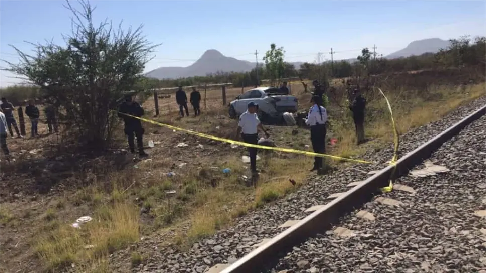 Ayer fallecieron dos maestras en el sur del estado, tras querer ganarle el paso al tren. FOTO: Luz Noticias.
