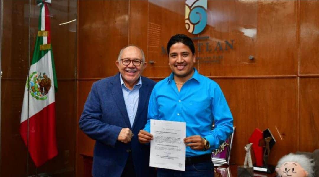 Exdirector de Comunicación fue quien pagó encuestas falsas y bots: alcalde