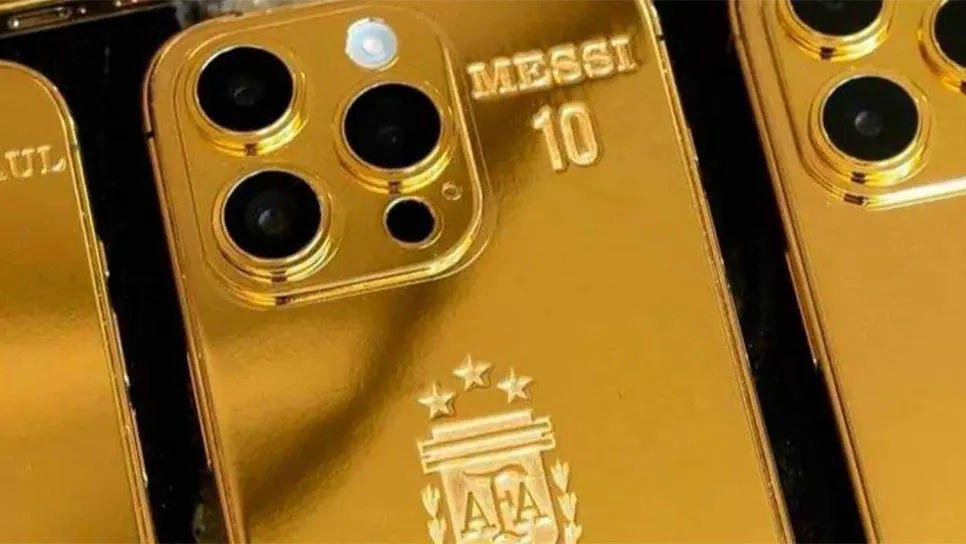 Messi regaló 35 IPhone escarchados en oro a sus compañeros de selección. FOTO: Internet