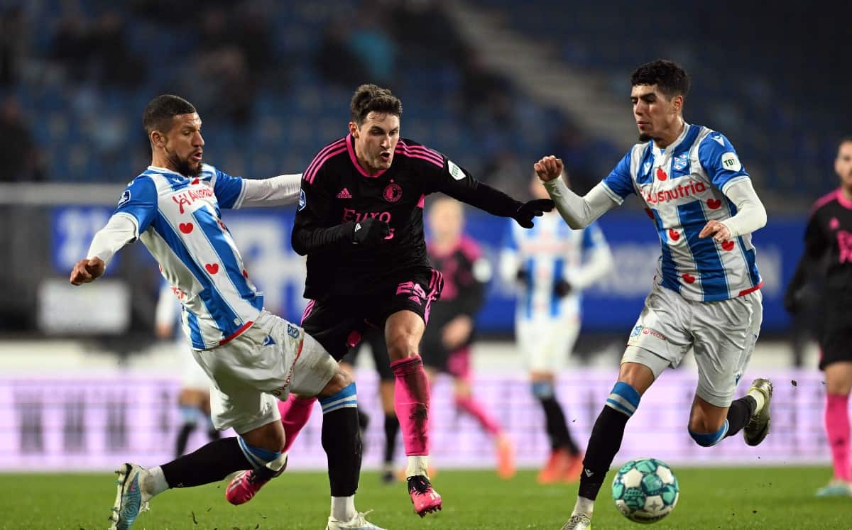 Santiago Giménez anoto su 12vo gol de la temporada. FOTO: Internet