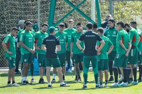 Diego Cocca lidera su primer entrenamiento con la selección mexicana. FOTO: Internet