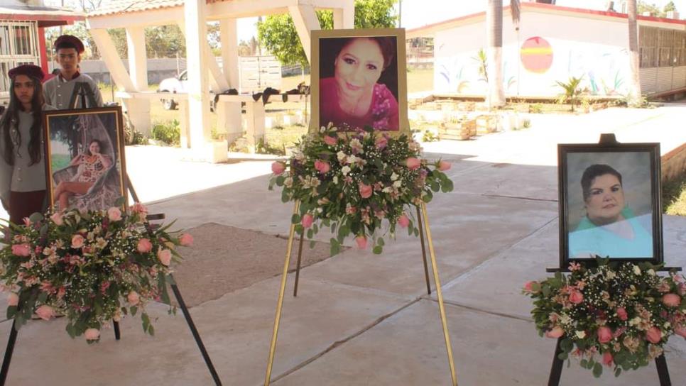 Rinden homenaje a maestras que fallecieron en trenazo de El Rosario