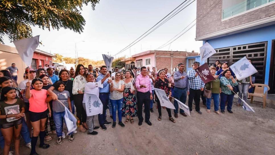 Después de 15 años, Gobierno de Mazatlán pavimentará calle en fraccionamiento El Progreso