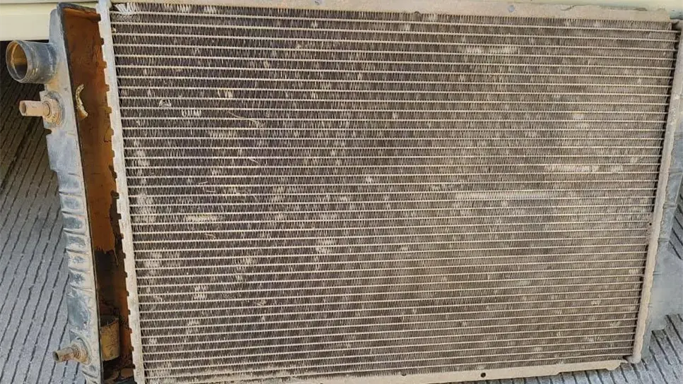 Aseguran cristal oculto en un radiador en paquetería de Culiacán