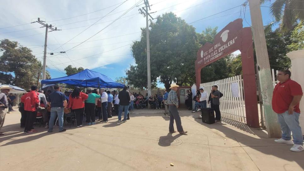 Padres liberan secundaria de Compuertas, tras una semana de plantón