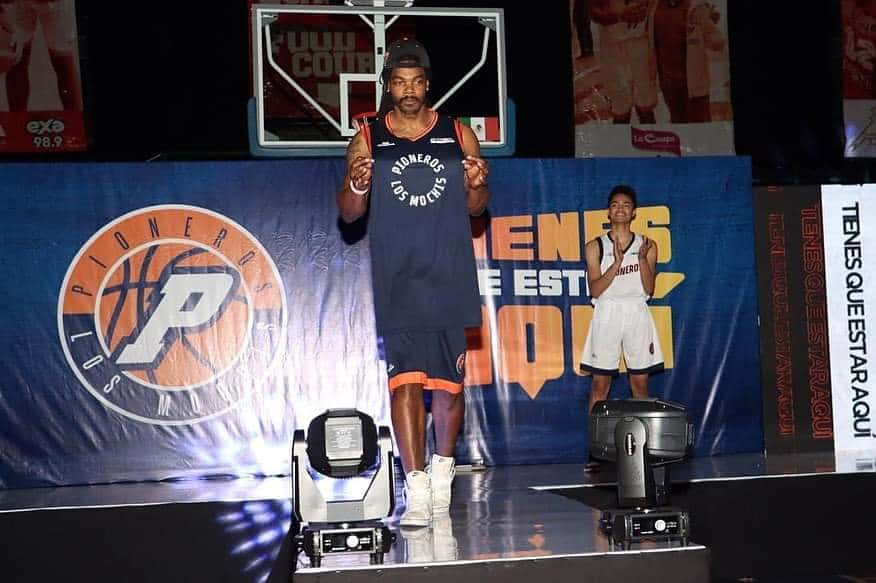 El club Pioneros presentó sus uniformes. | FOTO: Luz Noticias.