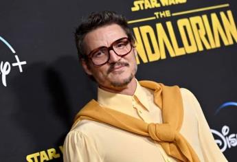 Pedro Pascal: su tormentoso pasado entre exilio, escándalos y el suicidio de su madre