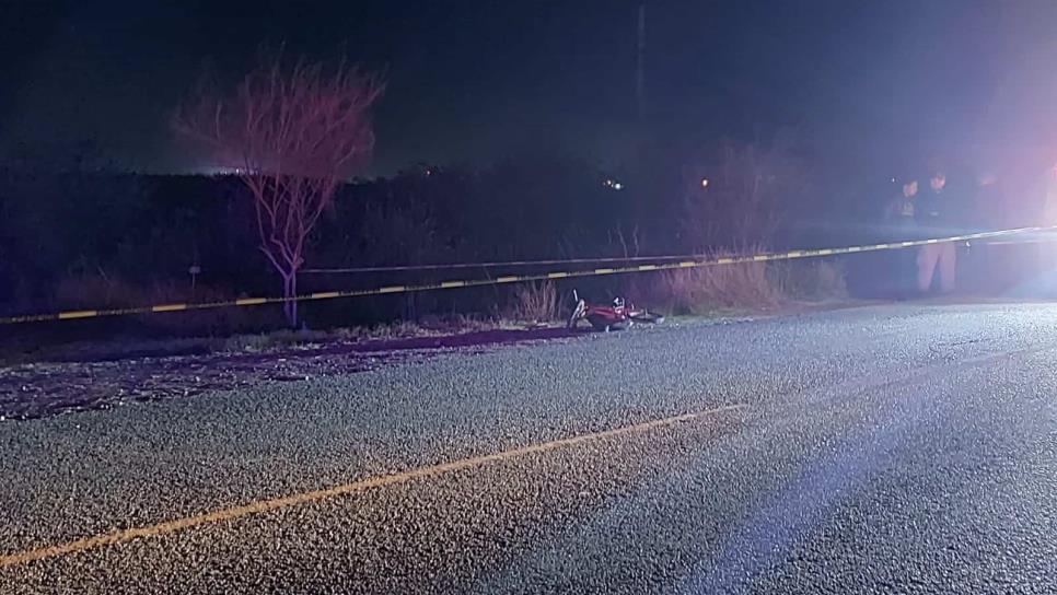 Vehículo atropella y mata a un adulto sobre la carretera La 50, en Villa Juárez, Navolato