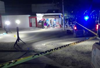 A balazos matan a joven dentro de una tienda de abarrotes, en Culiacán