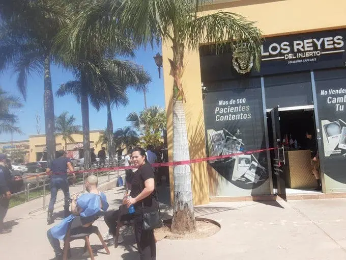 4 personas resultan intoxicadas por monóxido de carbono en plaza comercial de Culiacán . | FOTO: Brandon Sainz.