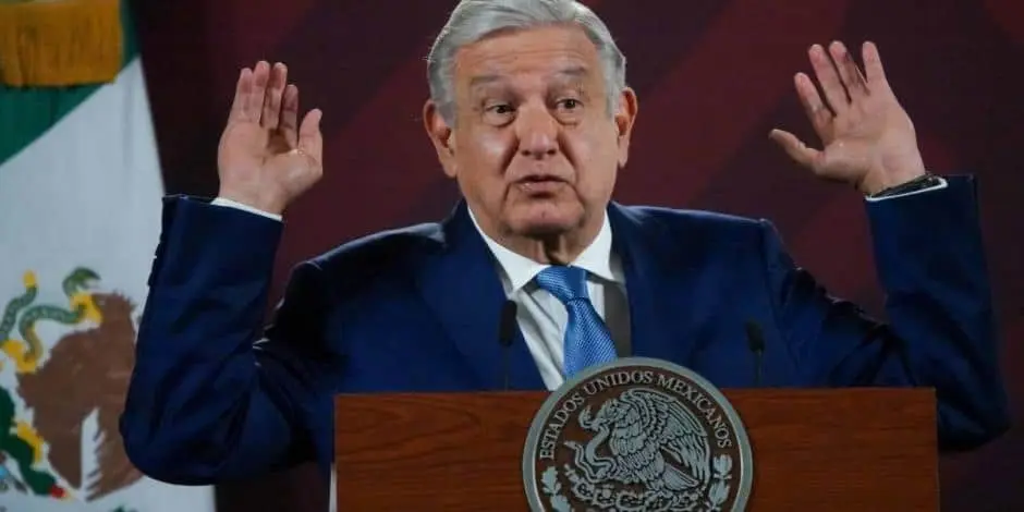 AMLO reta a Calderón a que explique qué hacía García Luna en su gobierno. | FOTO: Internet.