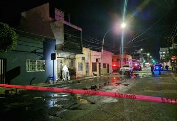 Mujer muere calcinada en incendio en un domicilio de la colonia centro, en Culiacán