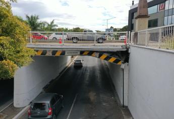 Reparan el puente Hidalgo tras daños por choque de camión de carga
