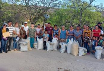 Entregan toneladas de alimentos en comunidades de difícil acceso en El Fuerte