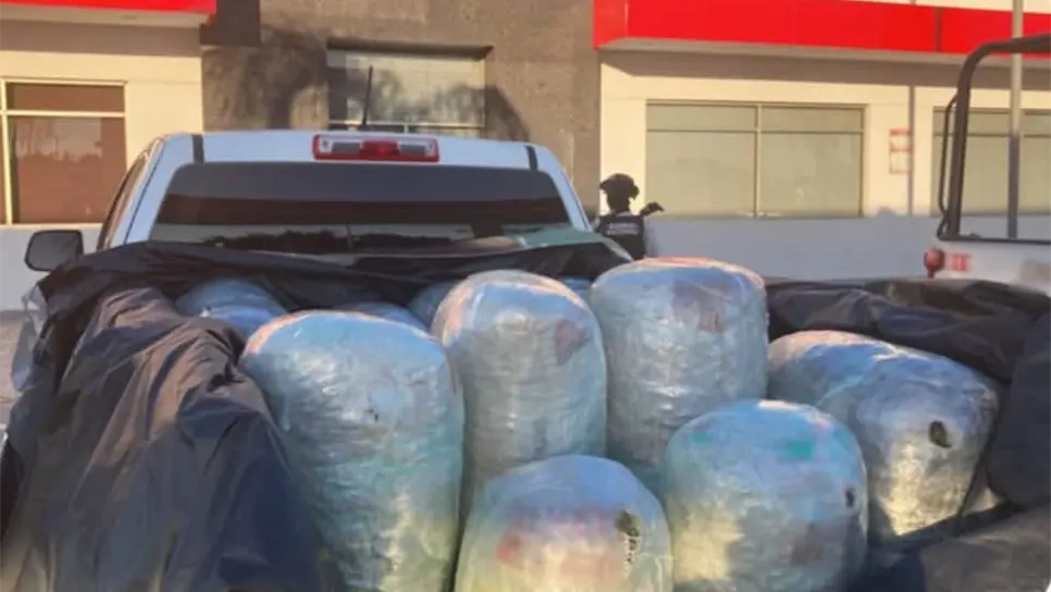 Militares aseguran 160 kilos de mariguana en caja de camioneta, en Costa Rica, Culiacán. | FOTO: Ángel Zamudio.