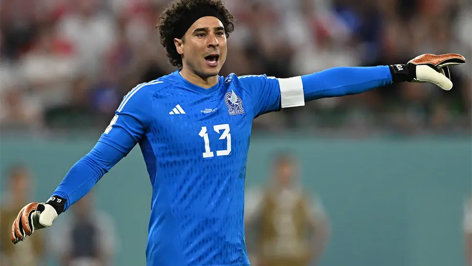 Memo Ochoa se llevo un gran susto; avión en el que viajaba aterriza de urgencia. | FOTO: Temática.