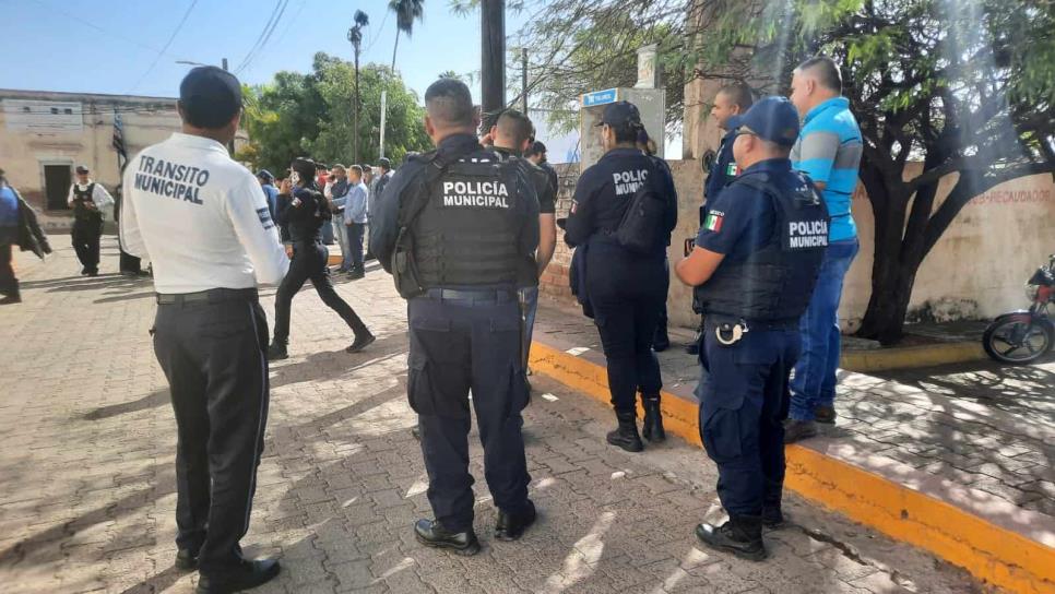 Policías del municipio de Sinaloa paran labores; exigen aumento salarial