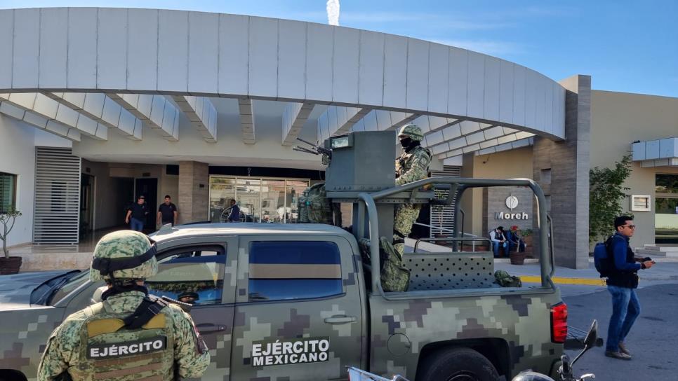 Militares sitian funeraria en Los Mochis, resguardan el cuerpo de «El Chueco»