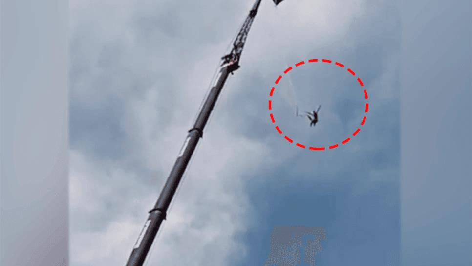 Turista sobrevive a un salto en bungee en Tailandia tras romperse la cuerda