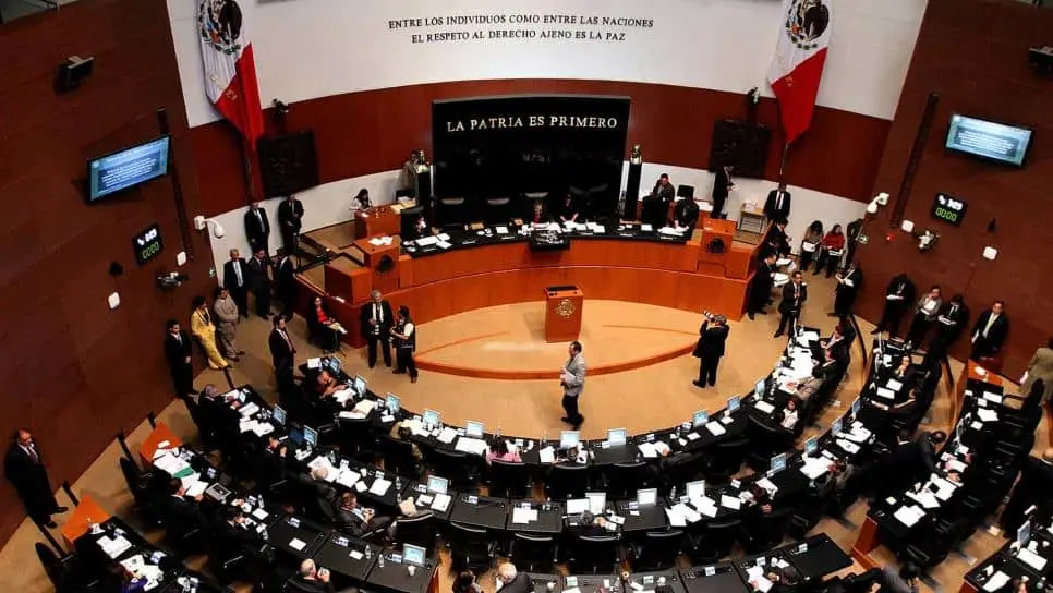 Padres que adeuden pensión alimenticia no podrán tramitar el INE.| FOTO: Temática.