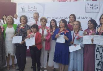 Reconocen a 8 mujeres ahomenses con Medalla al Mérito «Lore de la Vega»