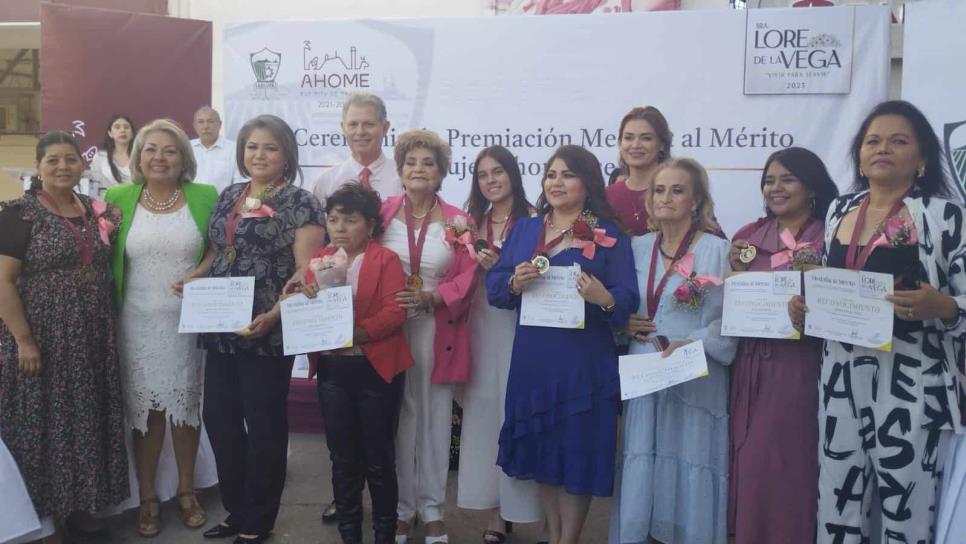 Reconocen a 8 mujeres ahomenses con Medalla al Mérito «Lore de la Vega»