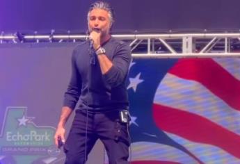 Jaime Camil se equivoca cantando el himno de Estados Unidos y se lo acaban en redes