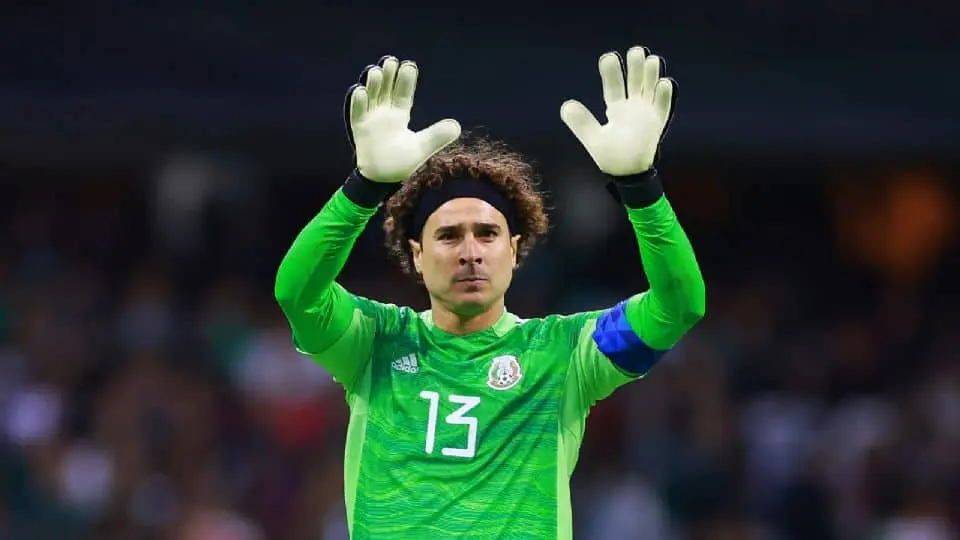Guillermo Ochoa es el único portero mexicano que ha jugado en Europa. FOTO: Internet