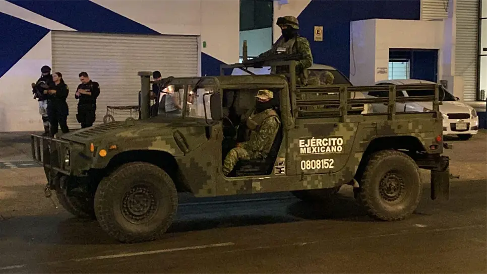 Elementos del Ejército acudieron al lugar del ataque. FOTO: Dilan Gómez.