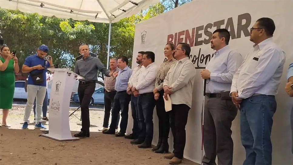 Vecinos de Villa Owen Los Mochis reciben beneficios del programa «Bienestar en tu Colonia».| FOTO: Rita Sánchez.